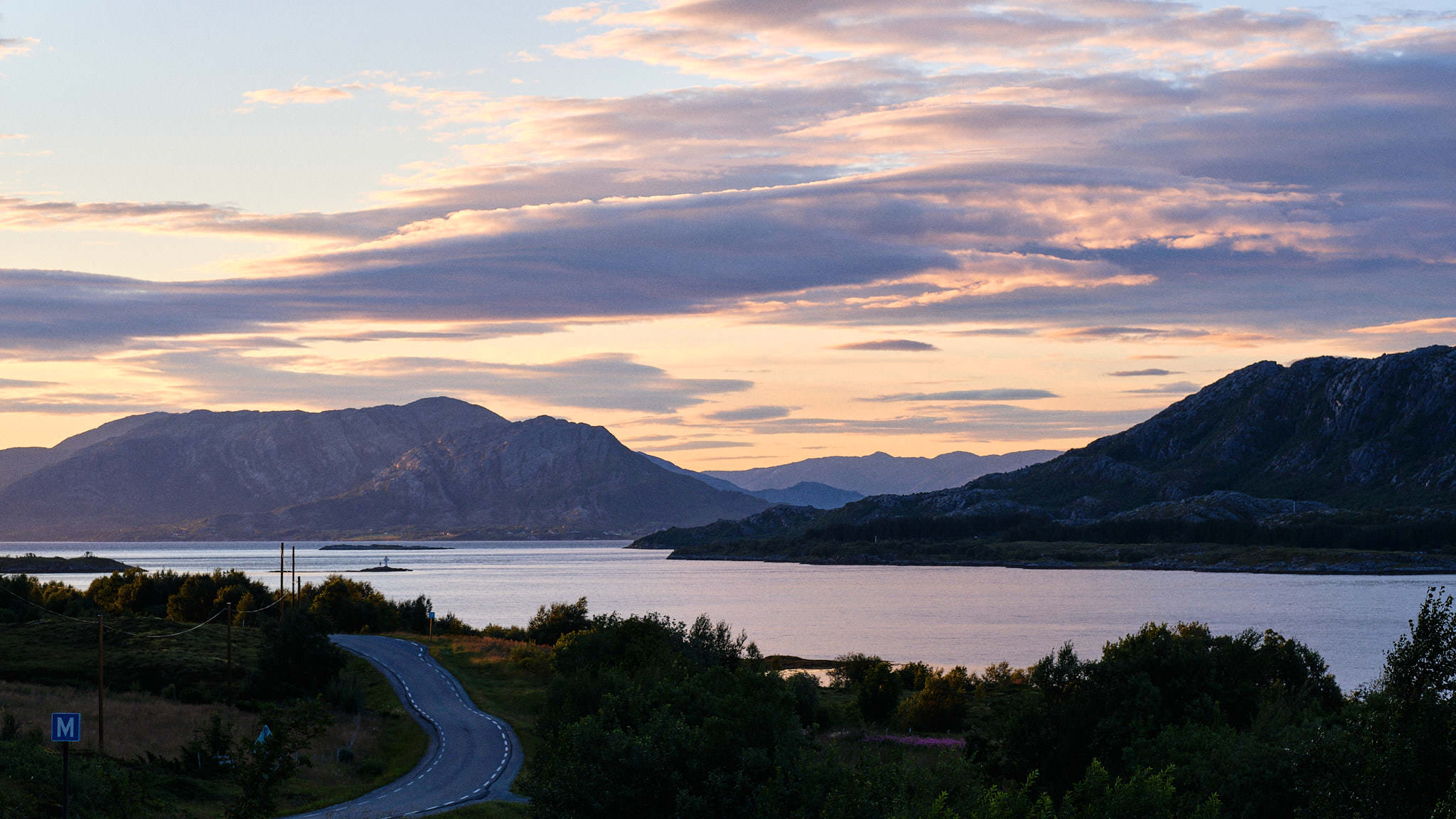 Sonnenaufgang über dem Meer von Dønna aus - Norwegen - Norway