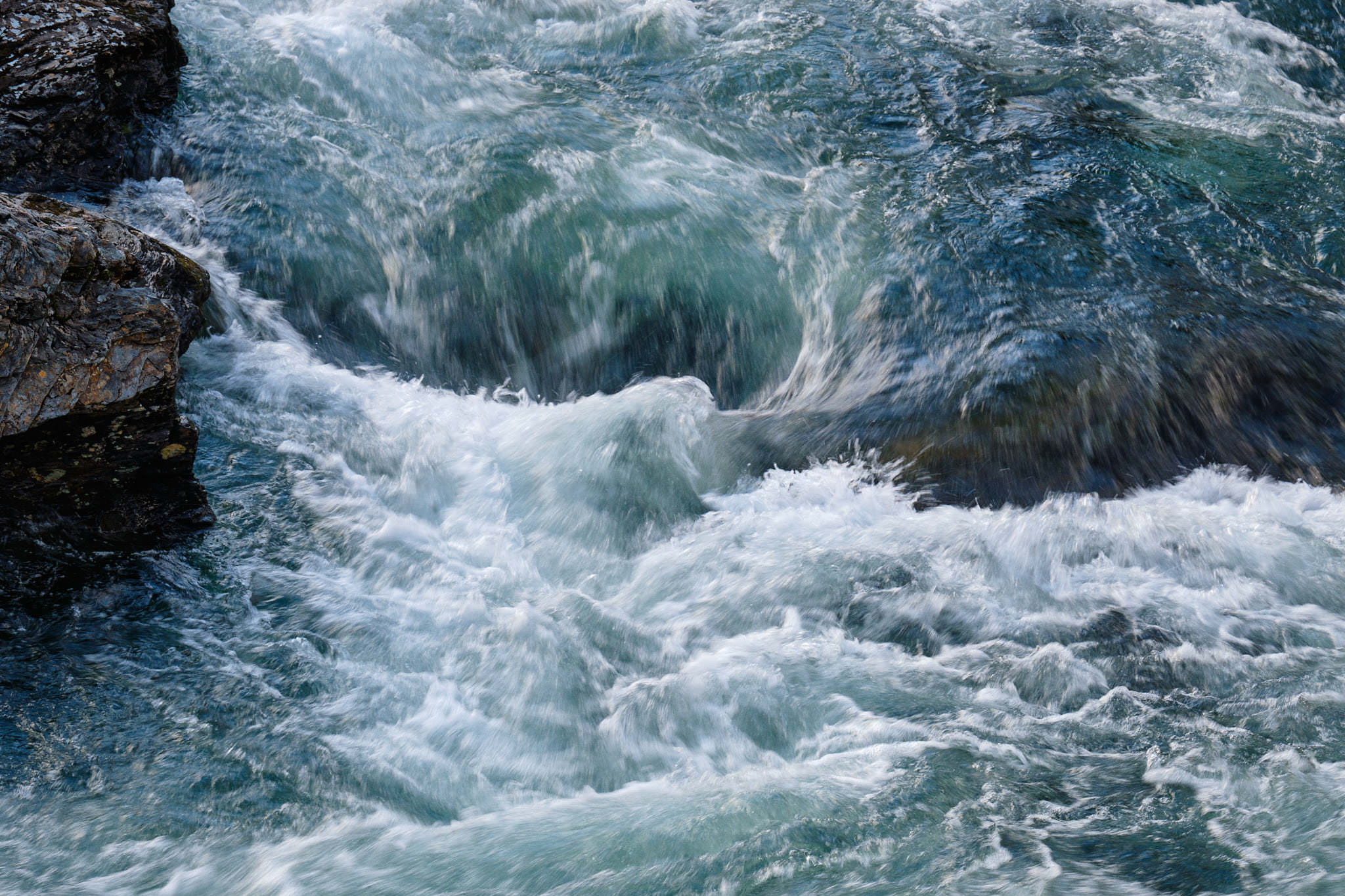 Flussdetail - Gaavesjohke am Vildmarksvägen - Schweden - Sweden