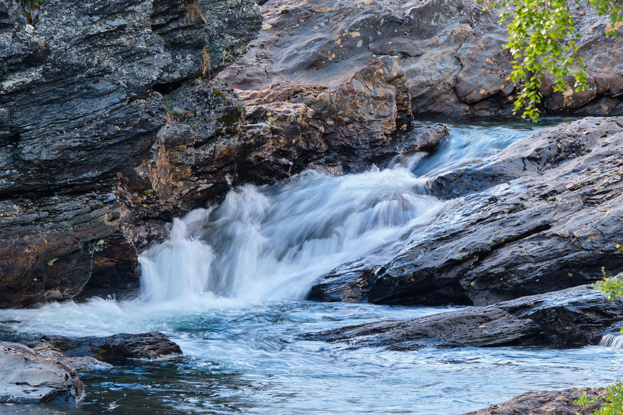 Flussdetail - Gaavesjohke am Vildmarksvägen - Schweden - Sweden